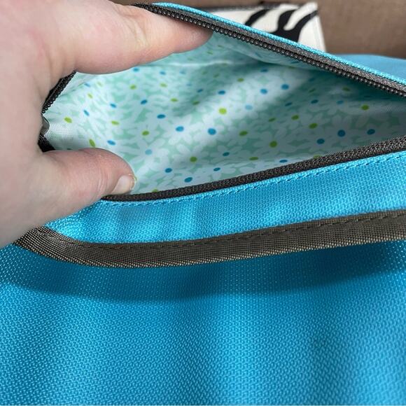 Sherpani Laptop Messenger Bag. In excellent used condition! - Picture 9 of 11